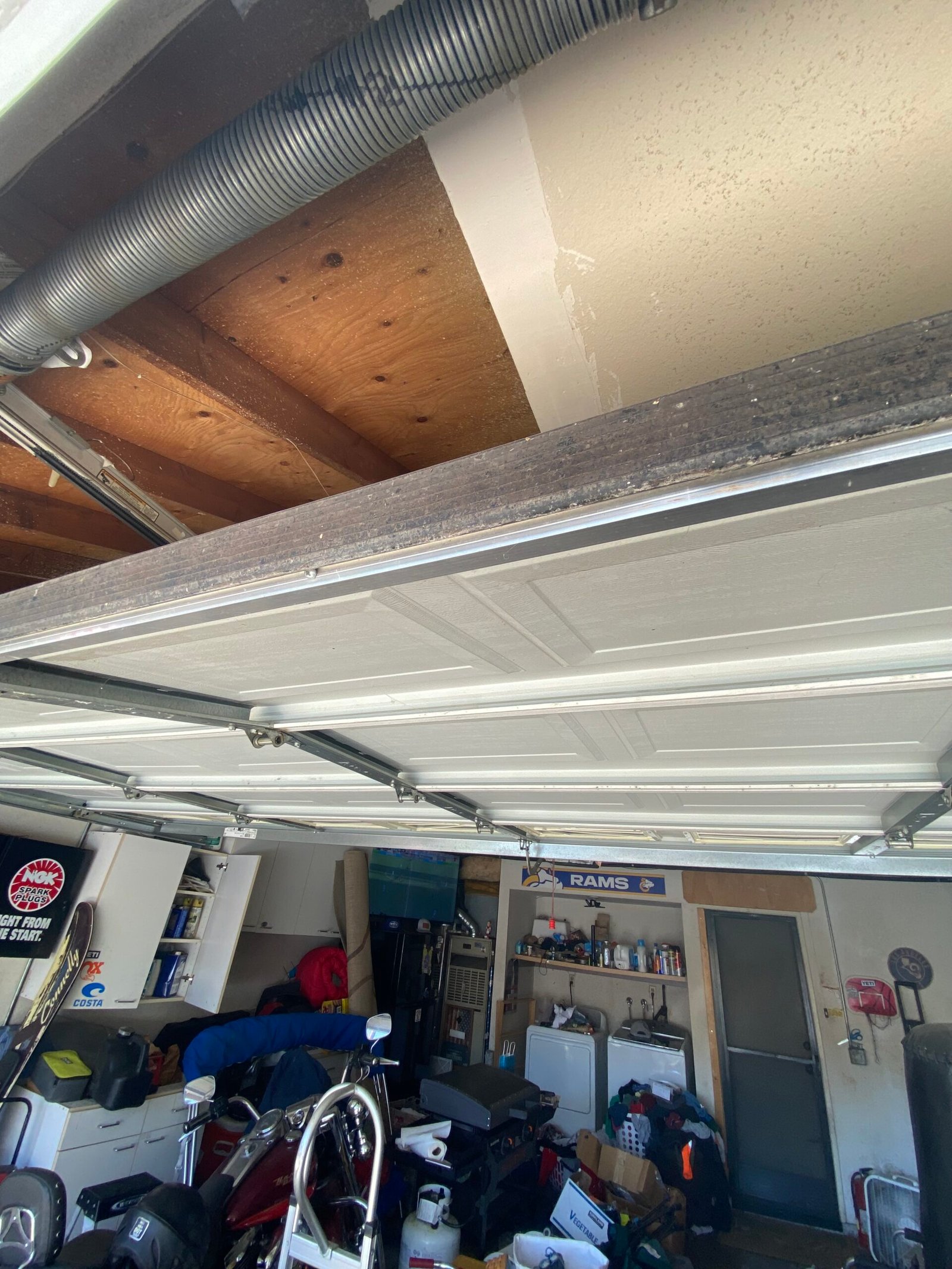 Emergency garage door repair for a door that would not close in Whittier, California